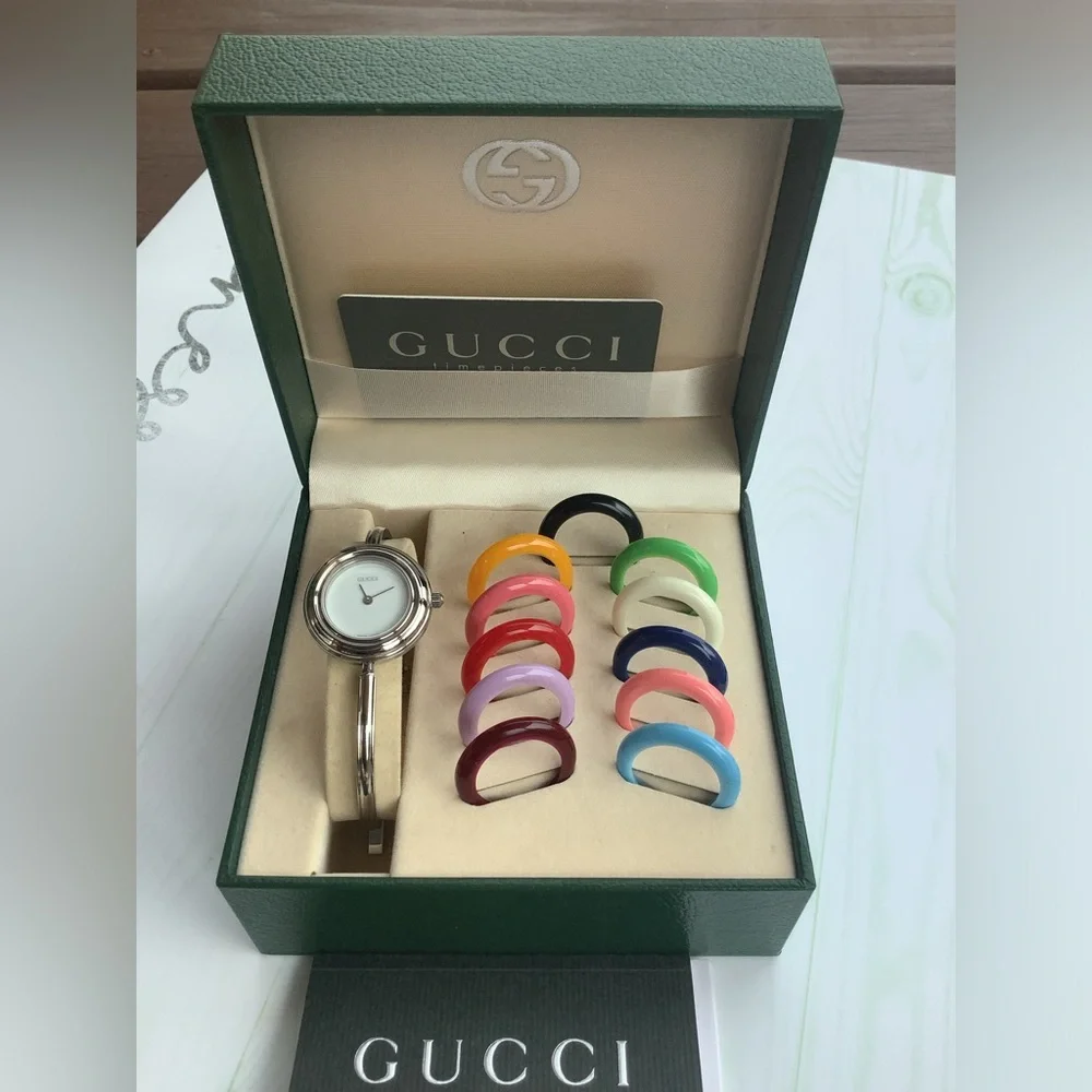 Gucci Silver Bangle Watch with Multicolor Interchangeable Bezels 💛🤍❤️